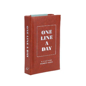 Obrazek Mom's One Line a Day. A five-year Memory Book