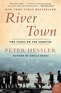 Obrazek River Town: Two Years on the Yangtze (P.S.)